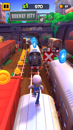 Subway Surfers City — character selection screenshot